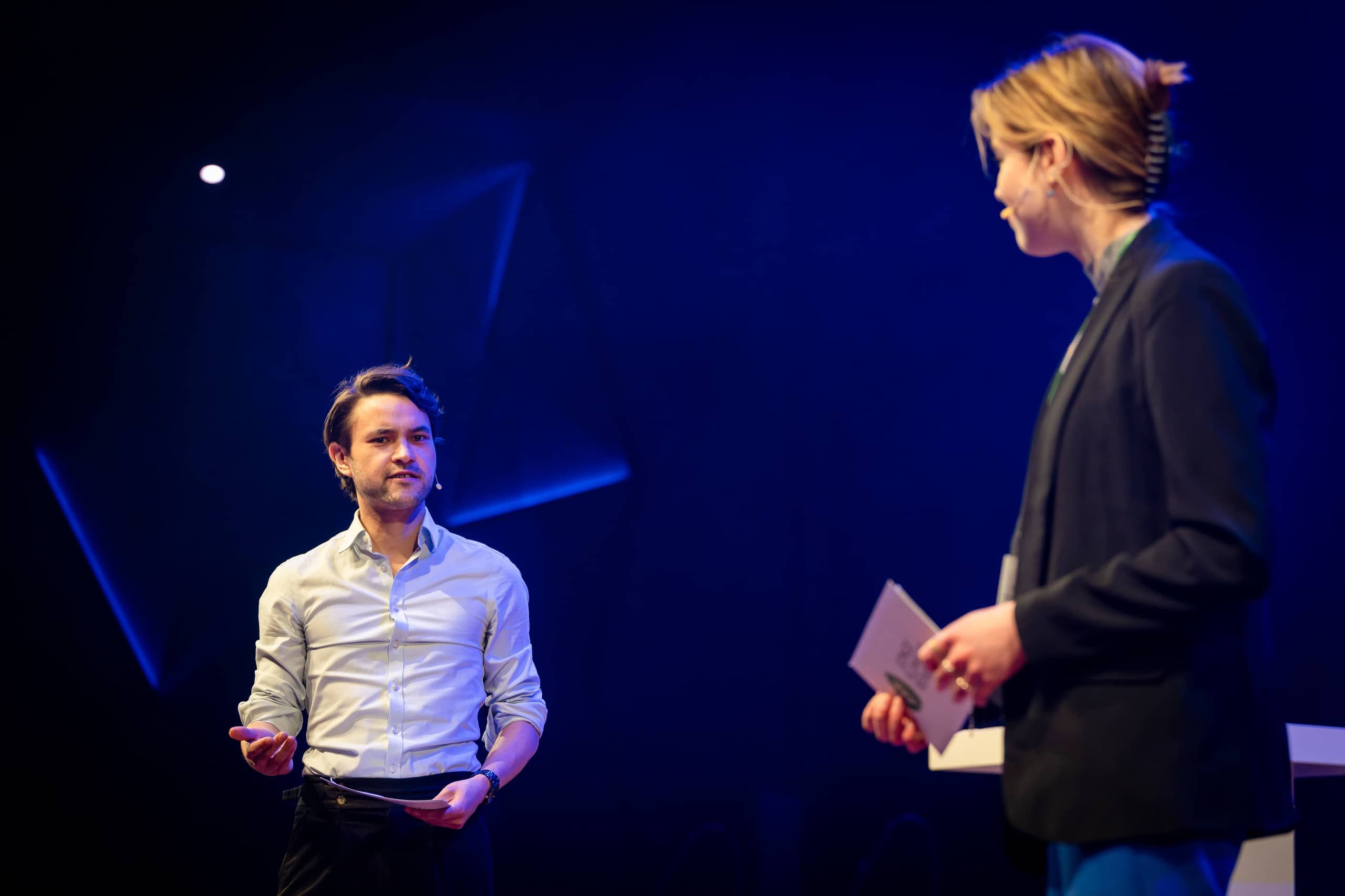 Hoopvolle woorden van de Jonge Klimaatbeweging. Links Dion Huidekooper, rechts Merel Fiets.