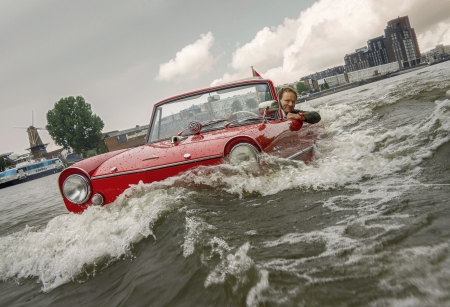Presentator van de tv-serie 'Nederland in 7 overstromingen' Frank Westerman